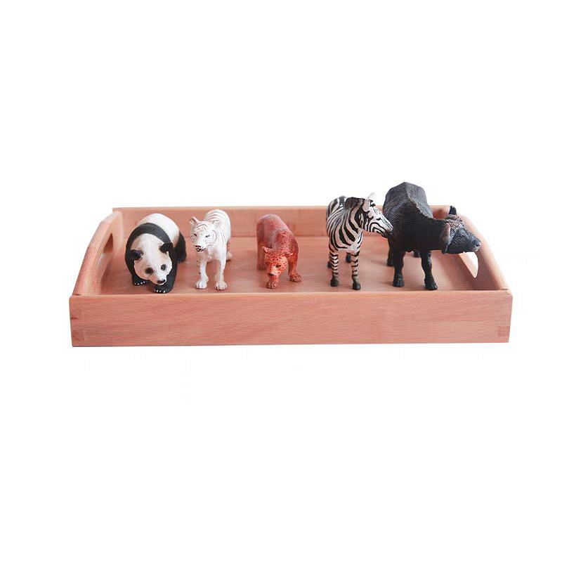 Replicas Objects
-Wild Animals with wooden tray