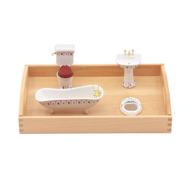 Replicas Objects
-Bathroom Tools with wooden tray