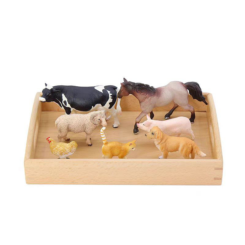 Replicas Objects
-Farm Animals with wooden tray